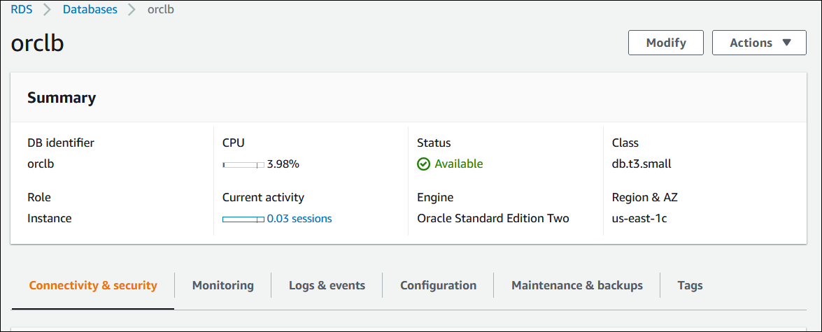 
                    图示为 Database（数据库）页面及监控选项卡
                