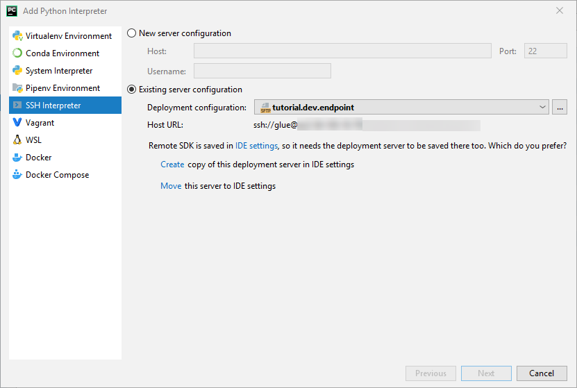 
            在左侧窗格中，已选定“SSH Interpreter (SSH 解释器)”，在右窗格中，已选定“Existing server configuration (现有服务器配置)”单选按钮。“Deployment configuration (部署配置)”字段包含配置名称和消息“Remote SDK is saved in IDE settings, so it needs the deployment server to be saved there too. Which do you prefer? (由于远程开发工具包保存在 IDE 设置中，因此它需要也在该设置中保存部署服务器。您更喜欢哪一个?)” 以下是该消息下的选项“Create copy of this deployment server in IDE settings (在 IDE 设置中创建此部署服务器的副本)”和“Move this server to IDE settings (将此服务器移至 IDE 设置)”。
          