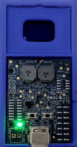 
                                               套件的状态指示灯在连接到时闪烁Amazon IoT.
                                           