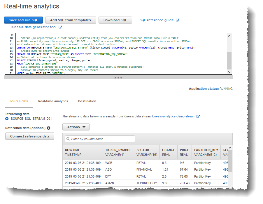 
                    显示 Real-time analytics (实时分析) 选项卡和应用程序内部流的 SQL 编辑器的屏幕截图。
                